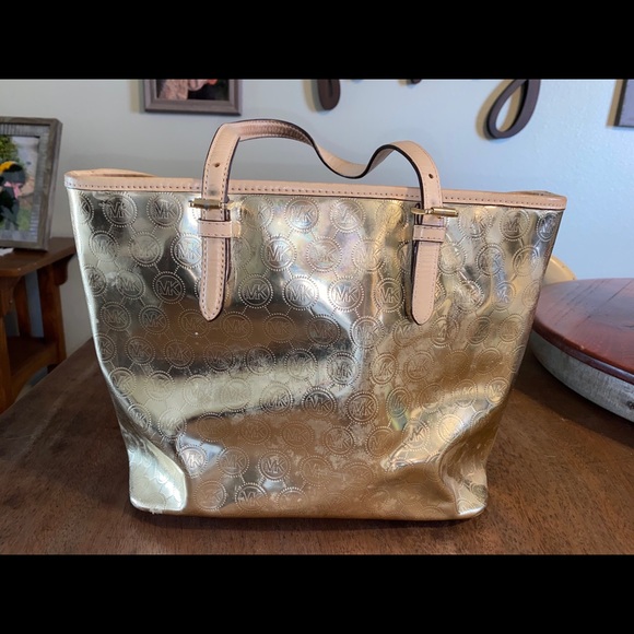 Michael Kors purse - Picture 1 of 4